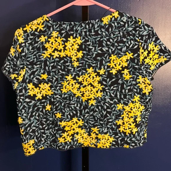 Zara Blue and Yellow Floral Short Sleeve Crop Top Size XS - Picture 3 of 3